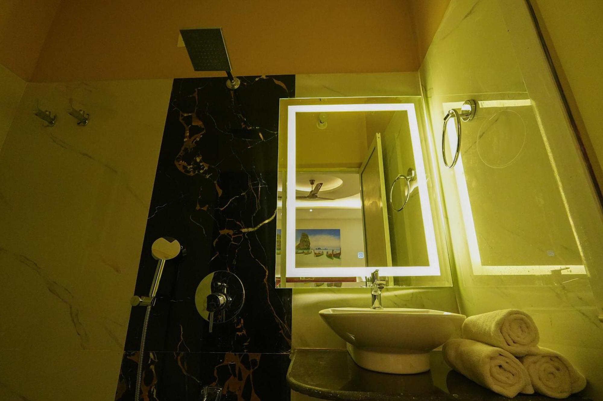 Hotel Rj Patna  Exteriör bild